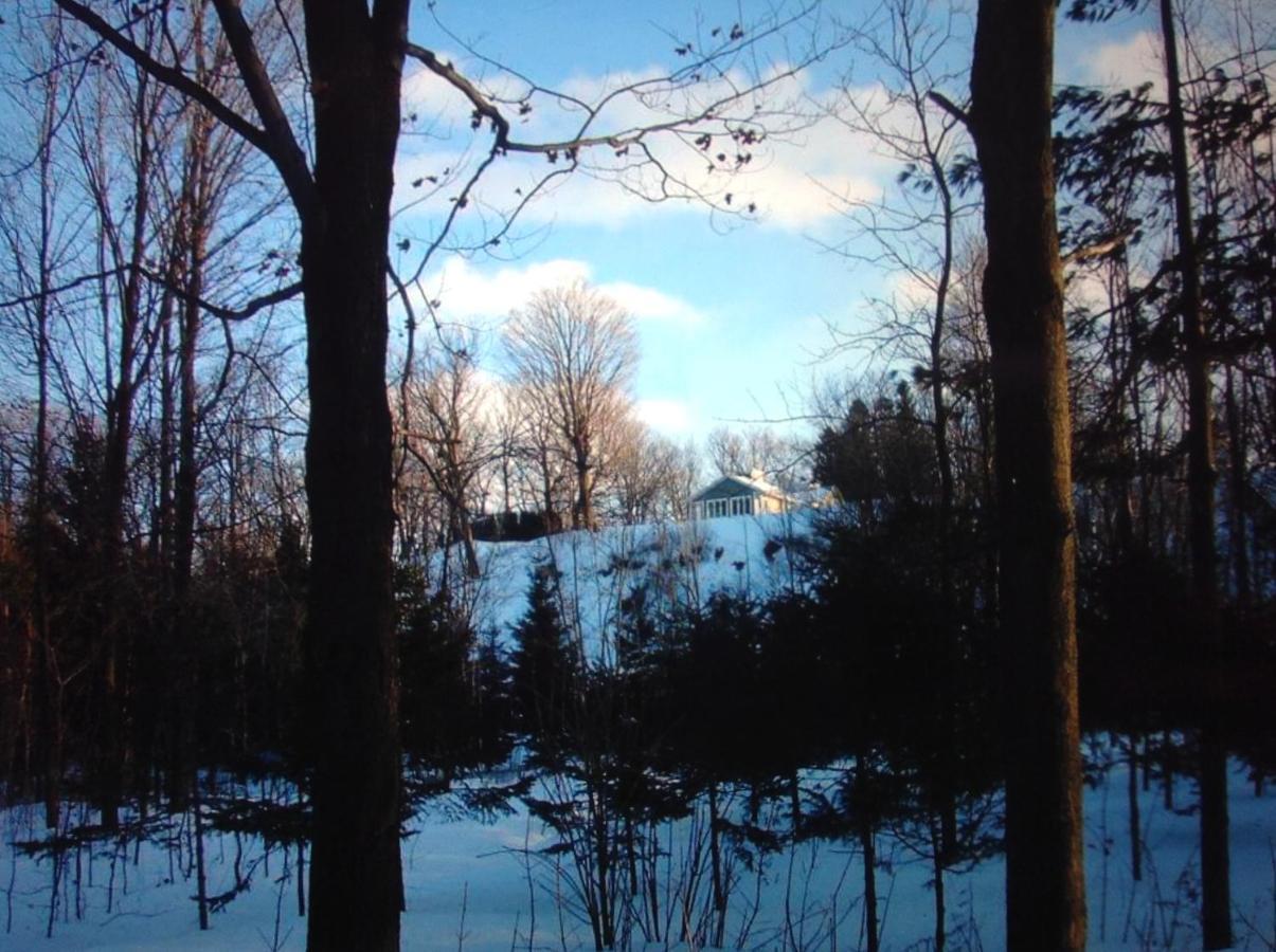 Les Saisons Du Fleuve Bed & Breakfast Lotbiniere Exterior photo