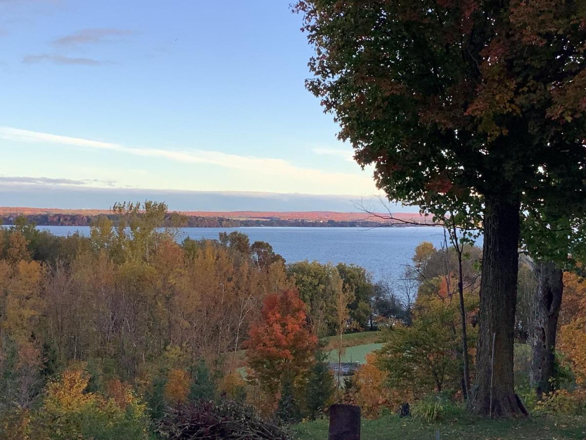 Les Saisons Du Fleuve Bed & Breakfast Lotbiniere Exterior photo